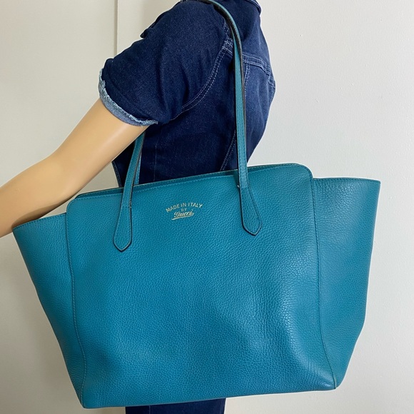Gucci Handbags - 🌺BEAUTIFUL🌺 Gucci tote bag